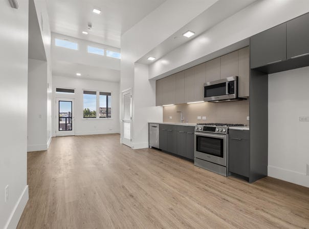1545 32nd St, Oakland, CA 94608