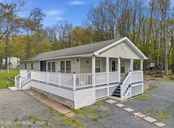 1108 Colt Lane, Pocono Summit, PA 18346