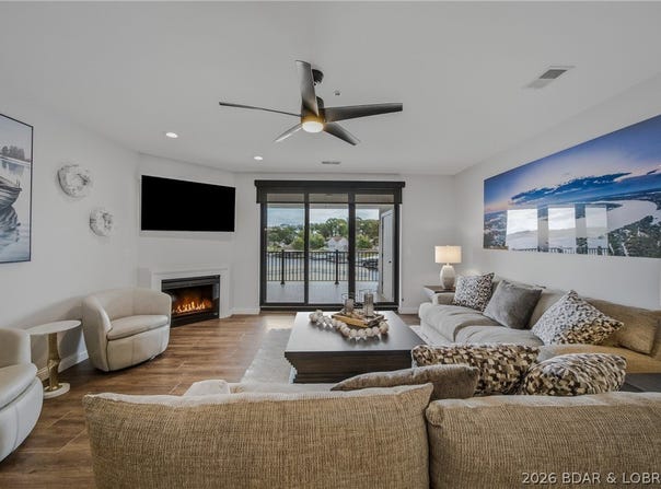 166 Captiva Drive, Sunrise Beach, MO 65079