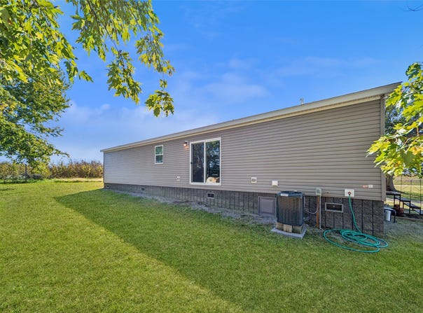 1233 Virginia Street, Columbia, IA 50057