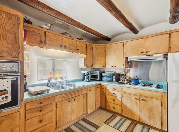 64 NM 240, Ranchos de Taos, NM 87557