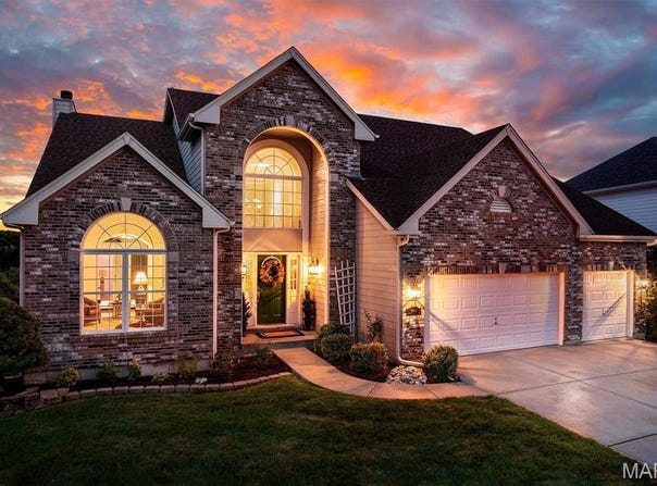 16652 Benton Taylor Drive, Chesterfield, MO 63005