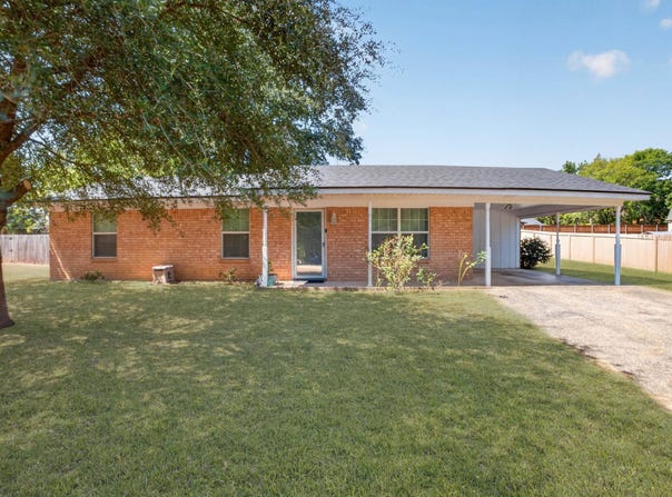 7 Victor Dr, Longview, TX 75601