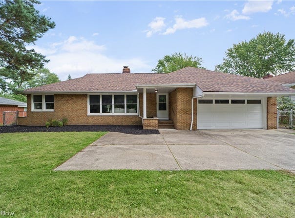 133 Brush Road, Richmond Heights, OH 44143