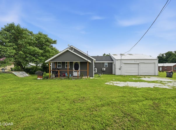 222 Splitlog Avenue, Goodman, MO 64843