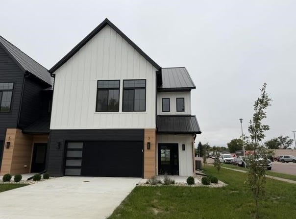 3 E Duke St., Vermillion, SD 57069