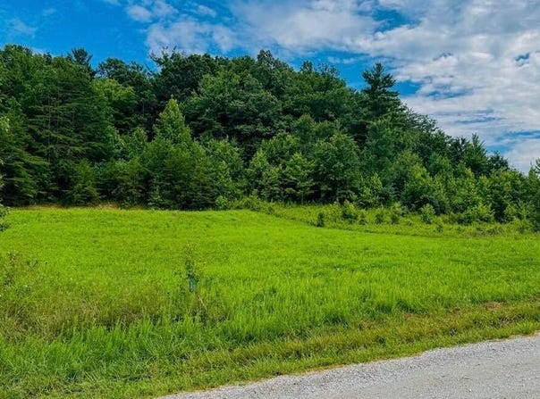 Clay Boyatt Rd, Oneida, TN 37841
