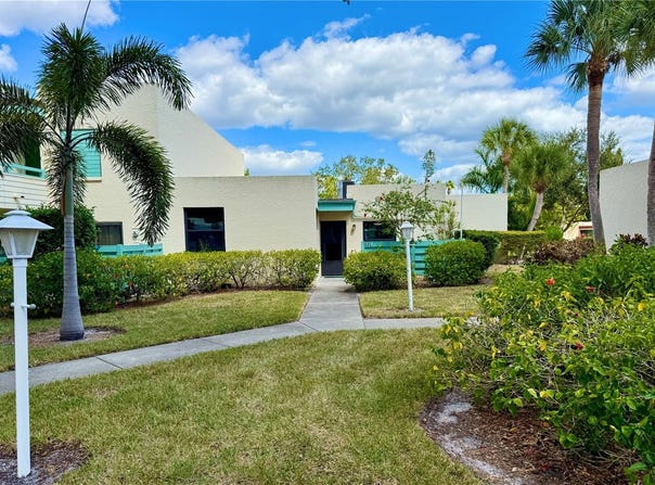 621 SPRING LAKES Boulevard, BRADENTON, FL 34210