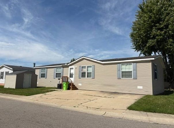 58331 Meadow Creek Blvd, New Haven, MI 48048