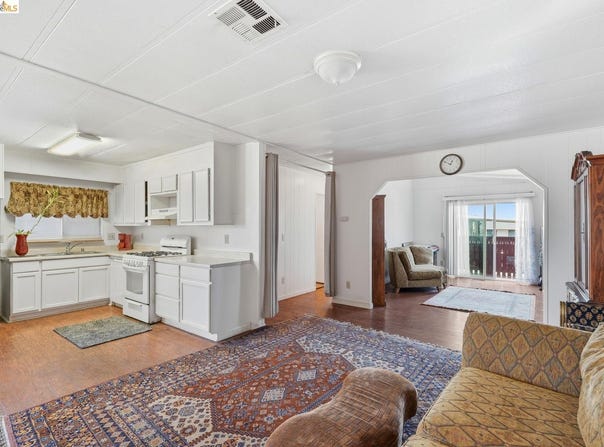 8200 Jantzen RD, Modesto, CA 95357