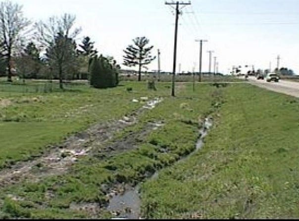 Lawrence Drive W (C), Cedar Rapids, IA 52404