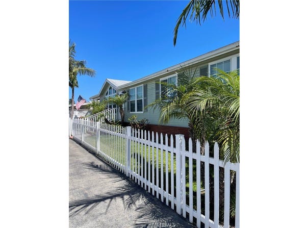 20701 Beach Blvd, Huntington Beach, CA 92648