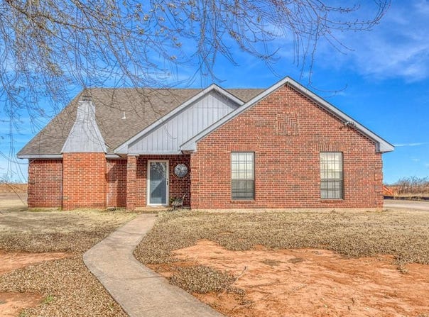 1027 Woodbrook Boulevard, Purcell, OK 73080
