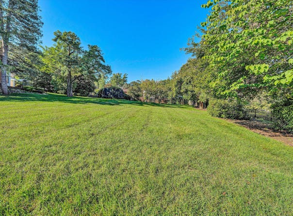 Walnut Ave SE, Roanoke, VA 24014