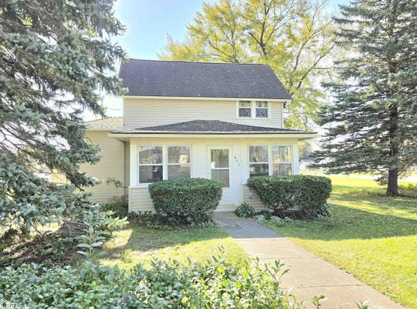 602 E Main St, Rockwell, IA 50469