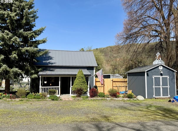 103 W 4TH St, Wallowa, OR 97885
