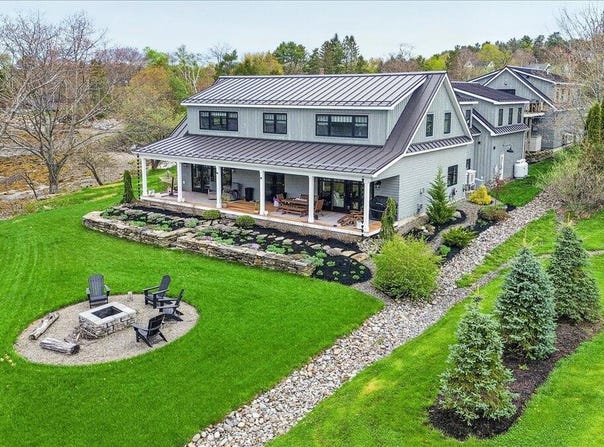16 Blacks Landing, Belfast, ME 04915
