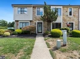 24 TOPAZ Lane, HAMILTON, NJ 08690