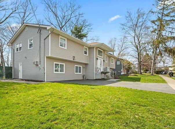 11 Wilsher Drive, Monsey, NY 10952