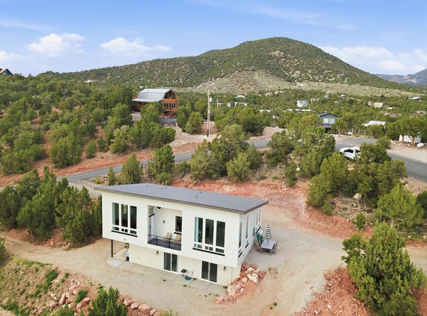 442 E PINE VIEW Dr, Central, UT 84722