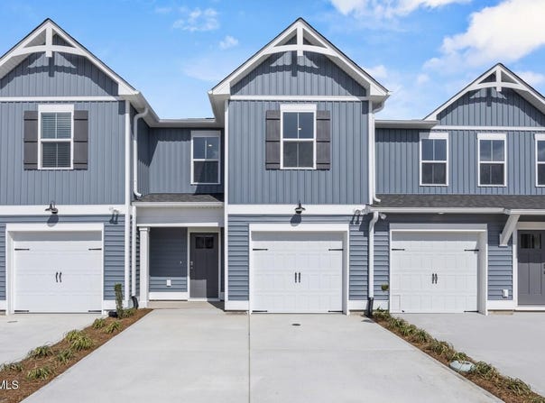 66 W Pioneer Way, Hampstead, NC 28443