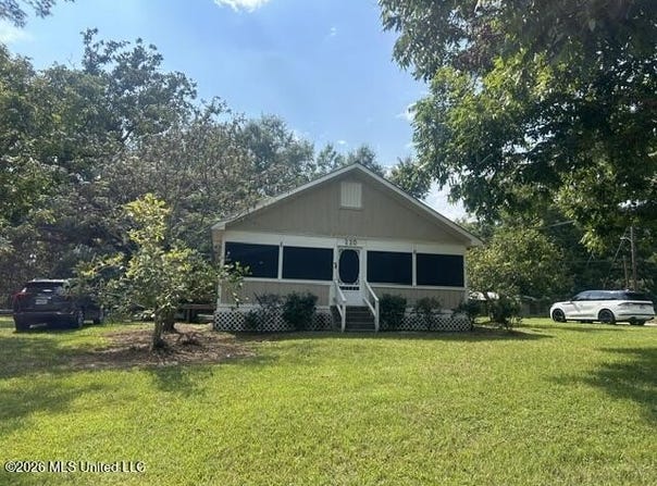 220 W Batson Avenue, Wiggins, MS 39577