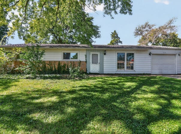 7714 Brookhaven Avenue, Darien, IL 60561