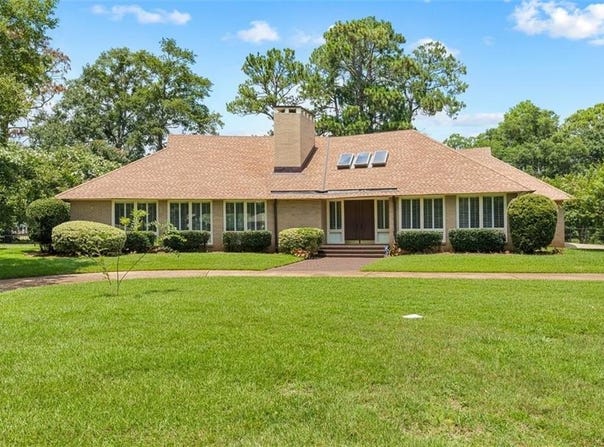 4170 Spring Valley Drive N, Mobile, AL 36693