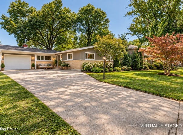 9204 Axminster Dr, Jeffersontown, KY 40299