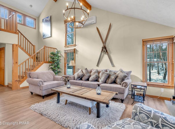 163 Pine Court, Tannersville, PA 18372