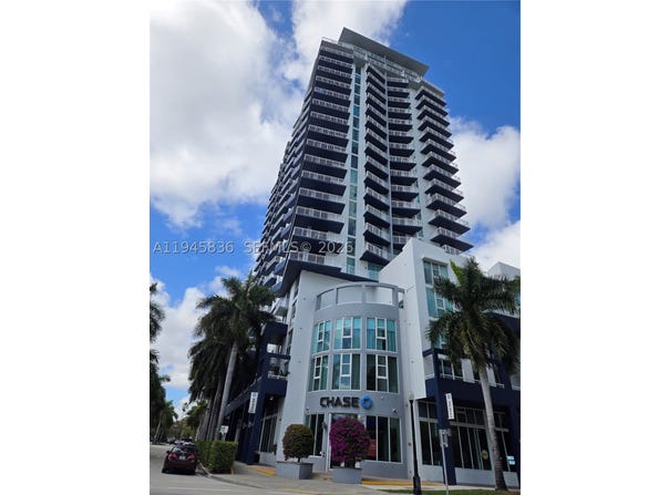 275 NE 18th St, Miami, FL 33132