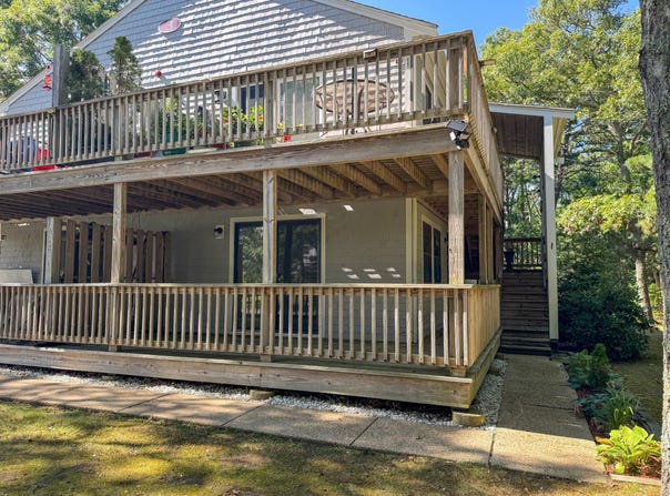 35 Ashumet Rd, Mashpee, MA 02649
