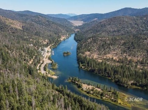320 Lakeview Terrace, Lewiston, CA 96052
