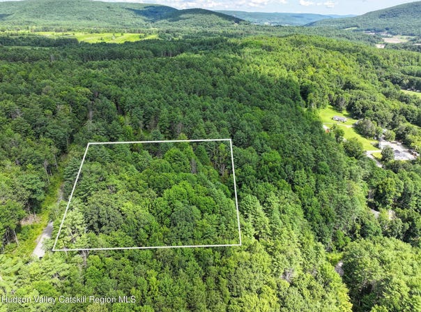 Cresent Road, Gilboa, NY 12076