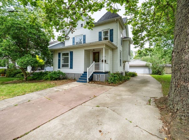 908 S Fell Avenue, Normal, IL 61761