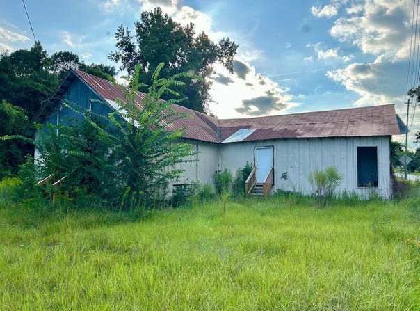 216 Memorial St, Manning, SC 29102