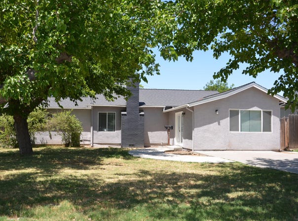 648 B Street, Lemoore, CA 93245
