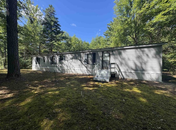 6 Blueberry Road, Ossipee, NH 03814