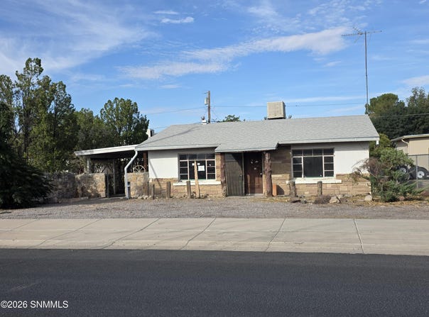 3202 Harrelson Street, Las Cruces, NM 88005