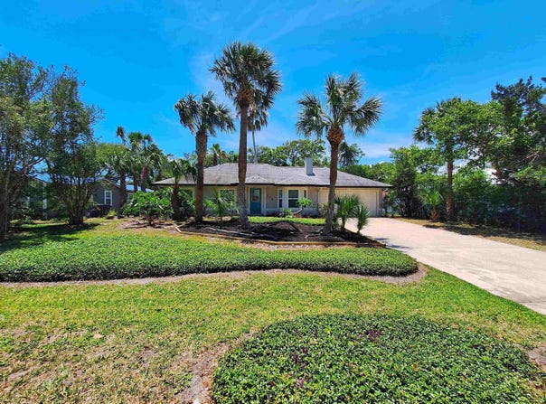 129 15th St, St Augustine, FL 32080