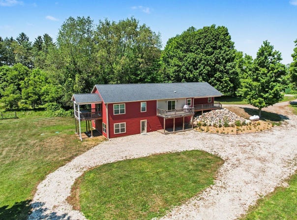 10064 Love Road, Bellevue, MI 49021