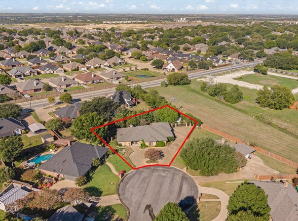 1605 Heather Court, Cleburne, TX 76033
