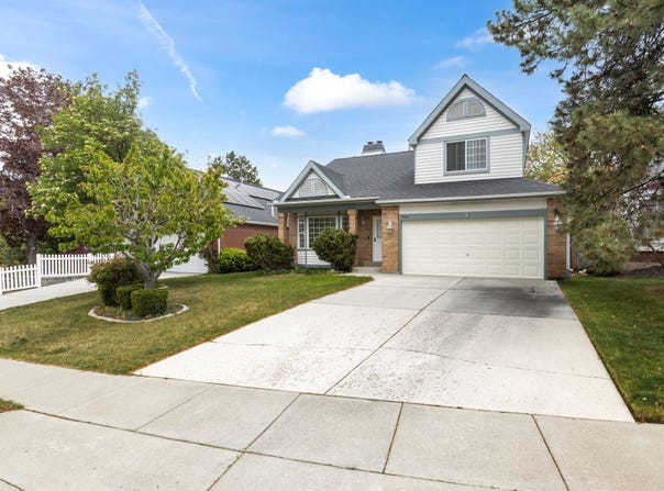 8649 S ALTA COVE Dr E, Sandy, UT 84093
