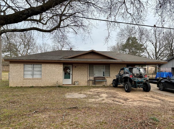 135 1ST Street SE, Detroit, TX 75436
