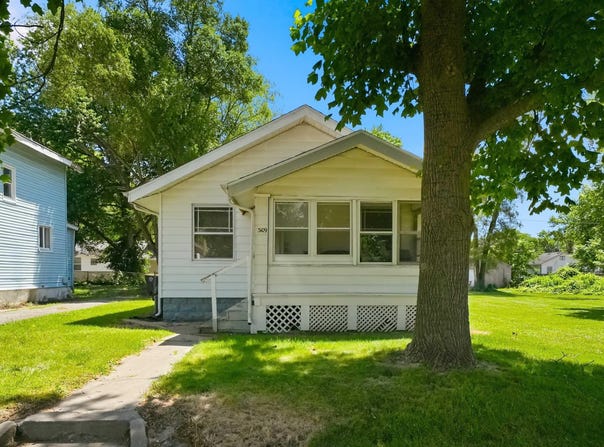 3109 Central Drive, Fort Wayne, IN 46806-3826