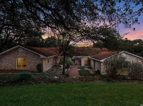 340 MUSTANG CIR, Hollywood Park, TX 78232