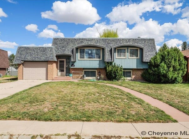 6909 BOMAR DR, Cheyenne, WY 82009