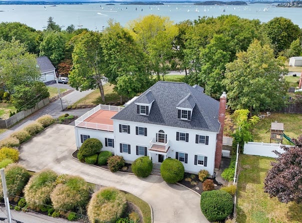 46 Prospect Ave, Hull, MA 02045