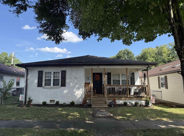 240 1st Street E, Ceredo, WV 25507