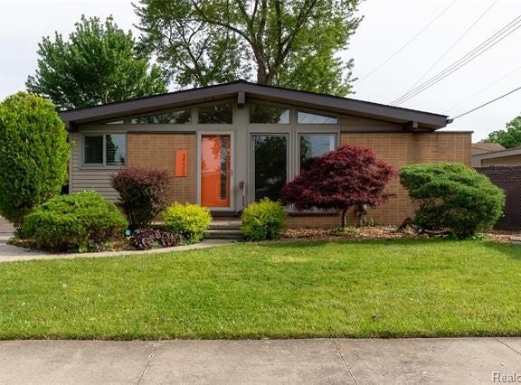 21512 Briarcliff Street, St. Clair Shores, MI 48082